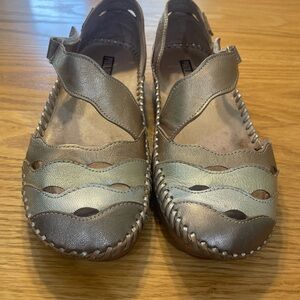 PIKOLINOS Women's Metallic Sandals size 37 ( 7- 7.5)